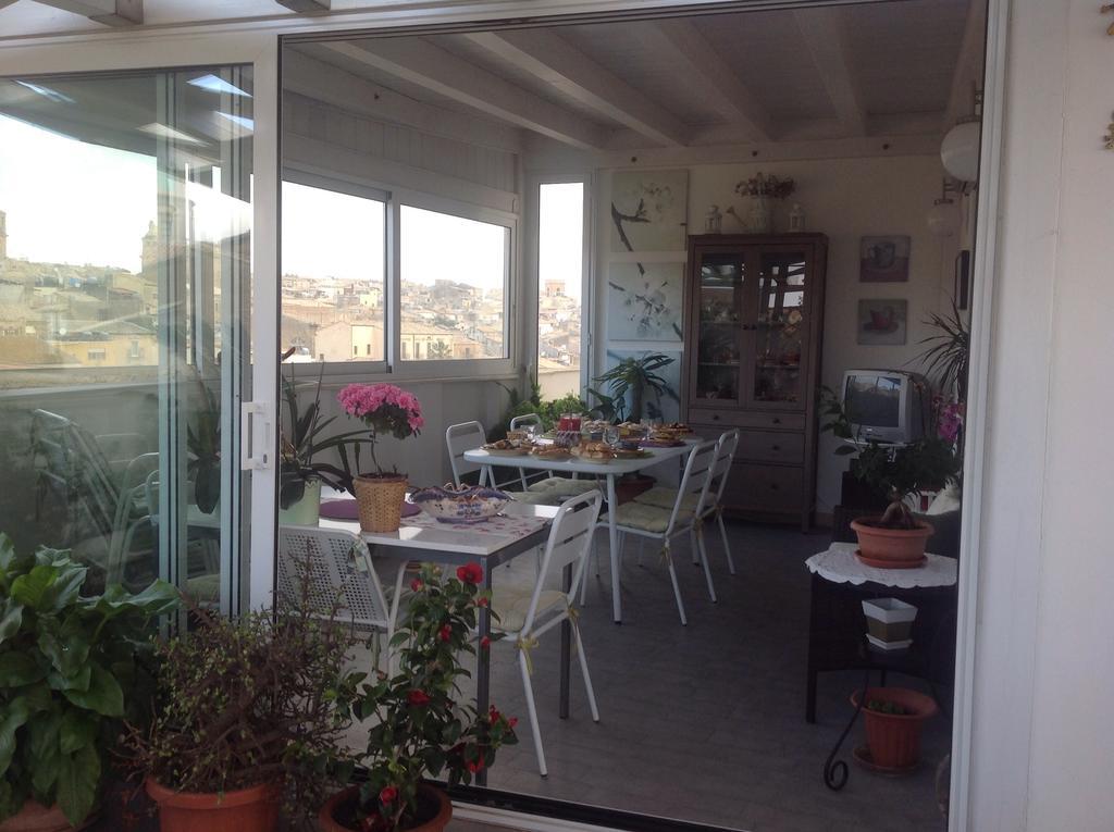 לינה וארוחת בוקר קלטג'ירונה Il Piccolo Attico מראה חיצוני תמונה